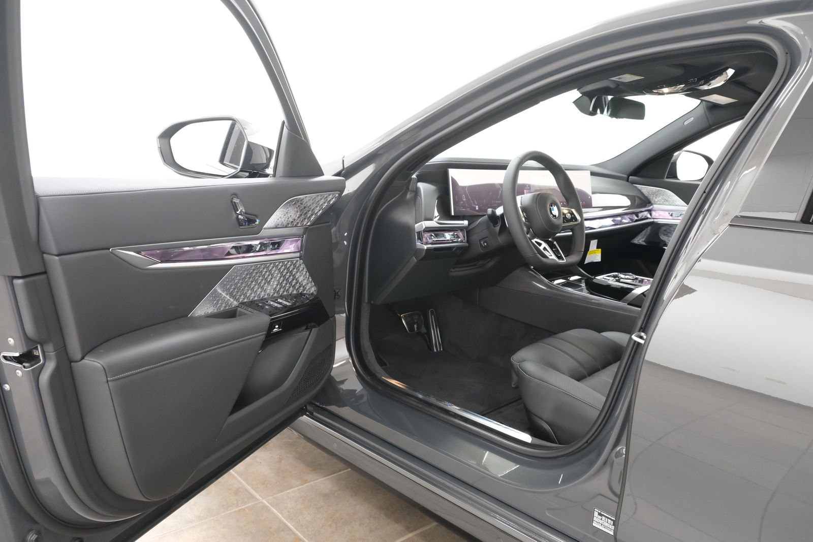 New 2026 Dravit Grey Metallic BMW 760i xDrive image 24