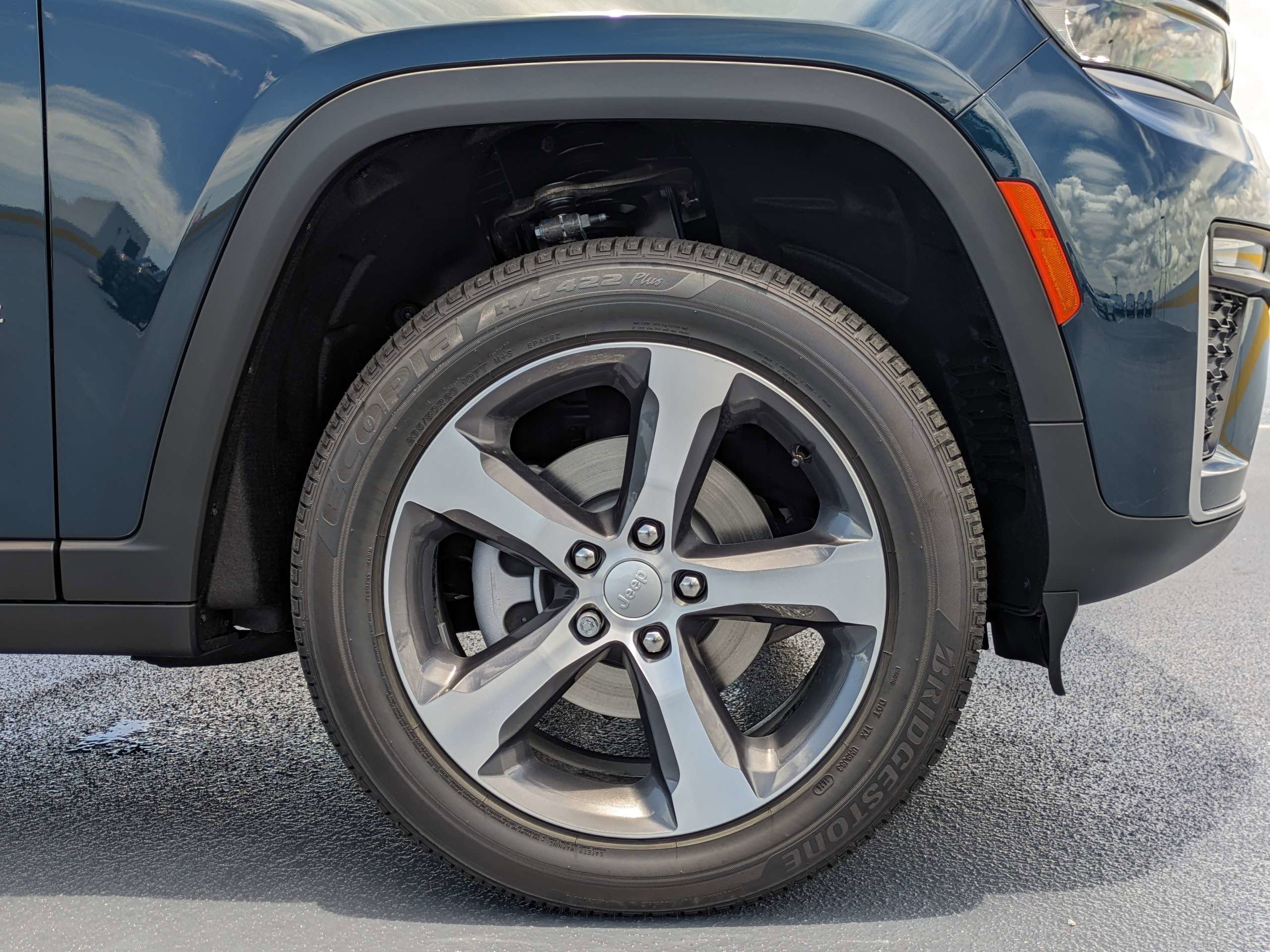 New 2026 Fathom Blue Pearl-Coat Exterior Paint Jeep Limited image 10