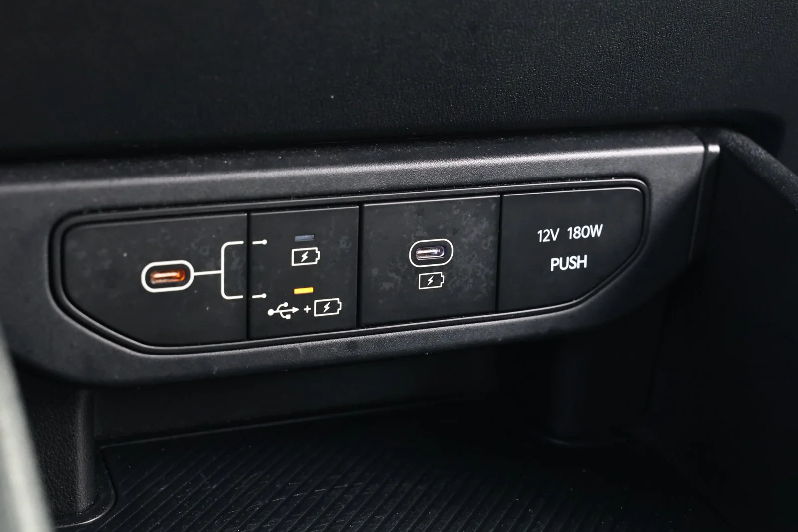 2025 Kia K4 LXS - Photo 21