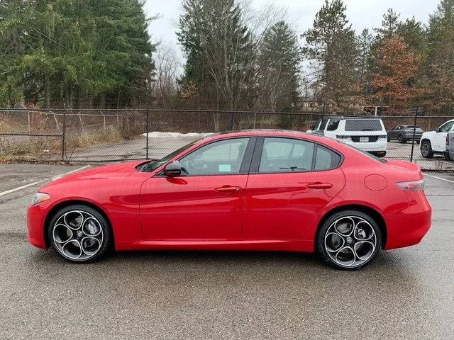 New 2026 Alfa Rosso Alfa Romeo Sprint AWD image 2