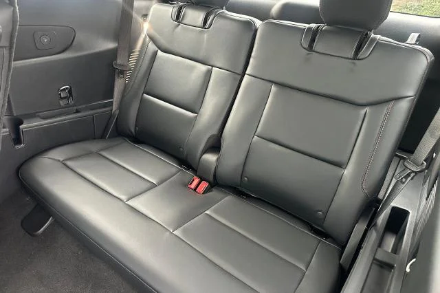New 2026 Carbonized Gray Metallic Ford ST-Line image 37