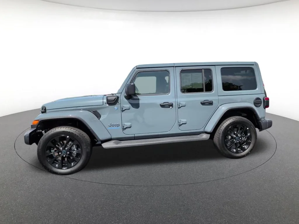 Used 2025 Gray Jeep Sahara 4xe image 10