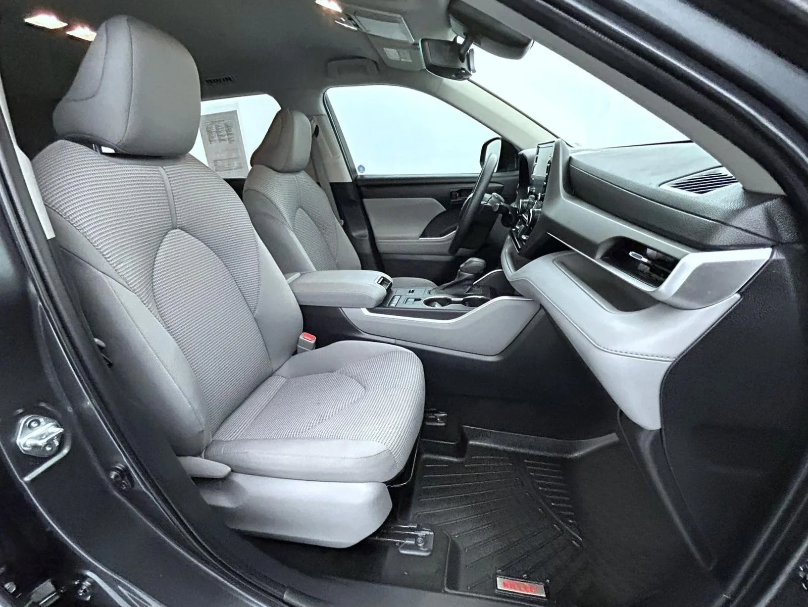 Used 2022 Gray Toyota L image 15