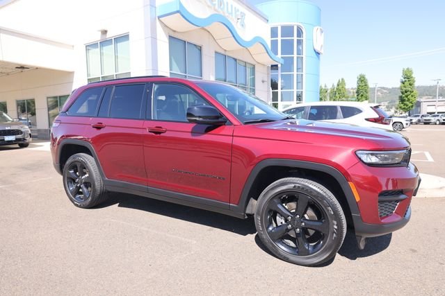 2023 Jeep Grand Cherokee Altitude 4x4's photo