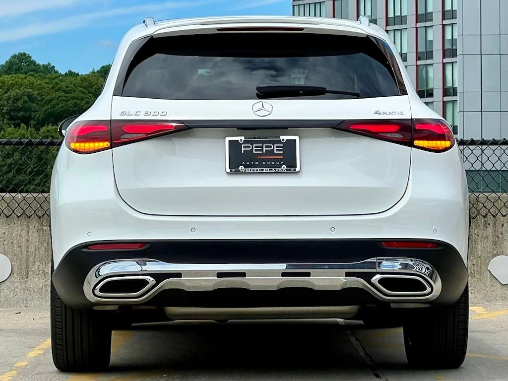 Certified Used 2026  Mercedes-Benz GLC 300 image 7