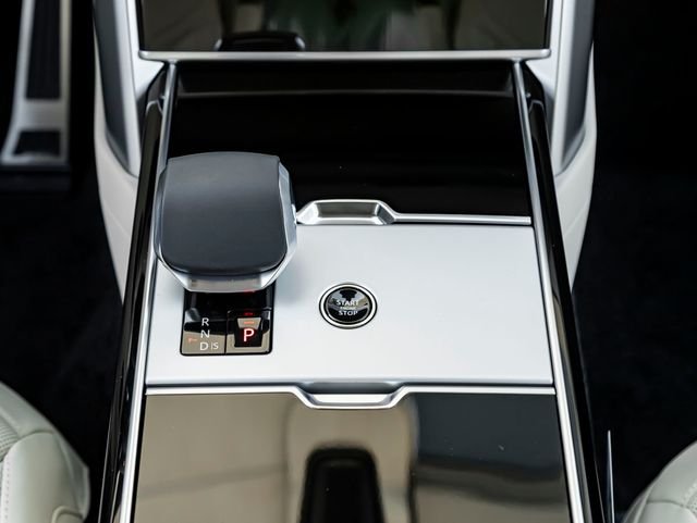 New 2026 Santorini Black Land Rover SE image 19