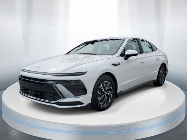 New 2026 White Hyundai Blue image 2