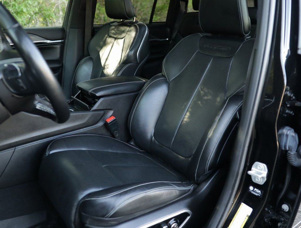 Used 2022 Black Jeep Overland 4x4 image 27