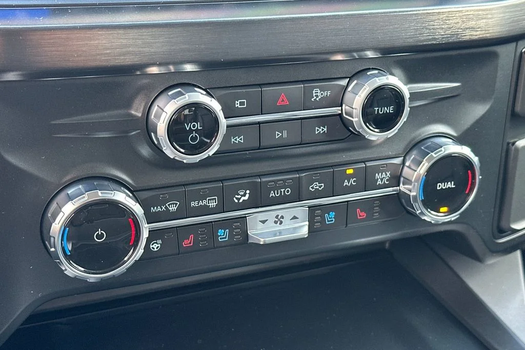 New 2025 Blue Metallic Ford F-250® Lariat® image 20