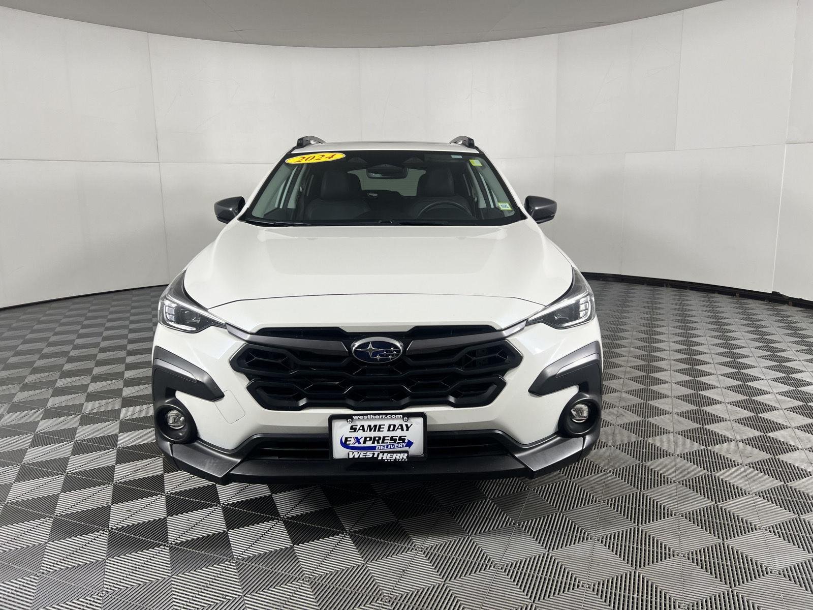 Used 2024 Crystal White Pearl Subaru Limited image 18