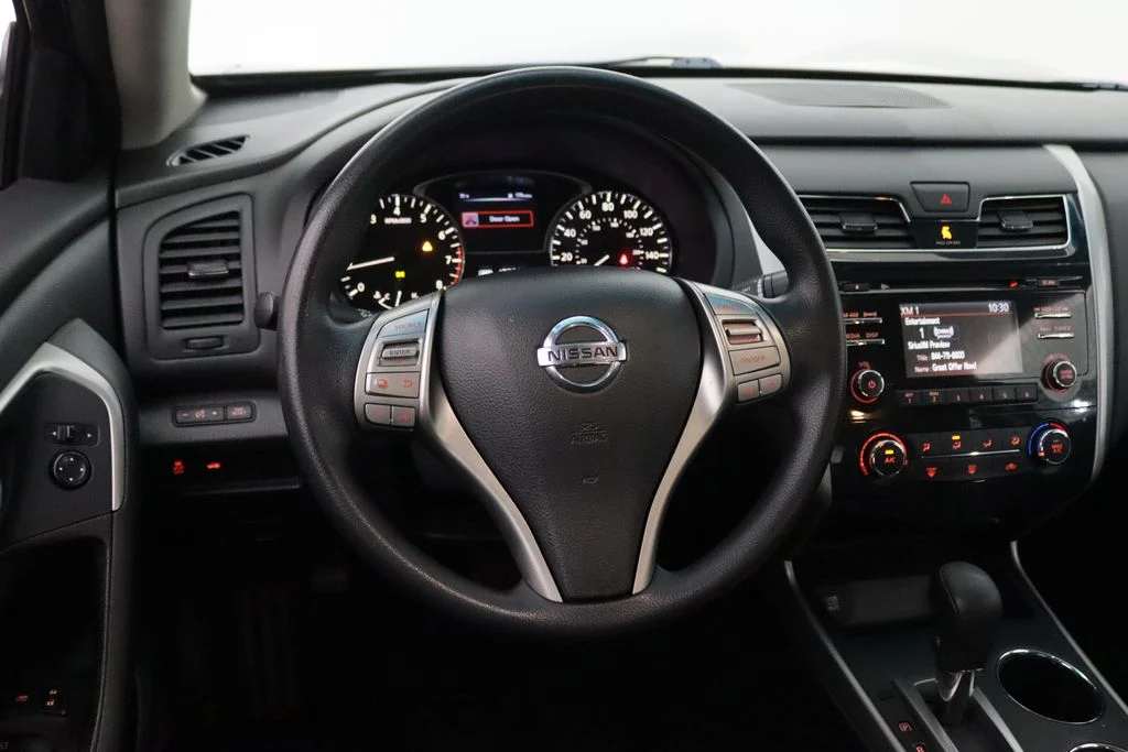Used 2015 Black Nissan 2.5 S image 16