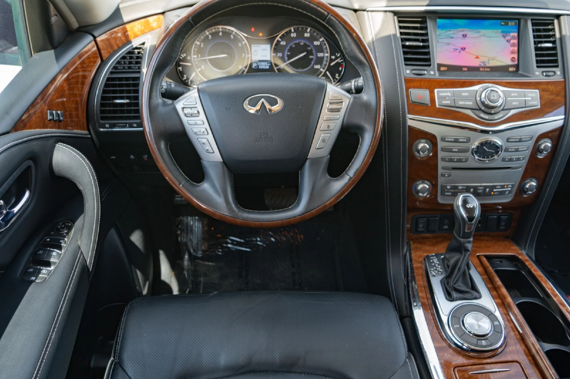 Used 2019 Silver INFINITI LUXE image 18