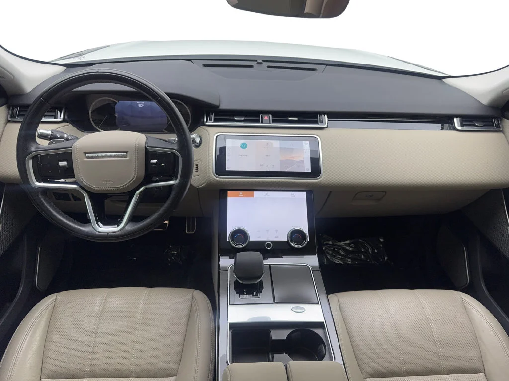 Used 2023 White Land Rover R-Dynamic S image 55