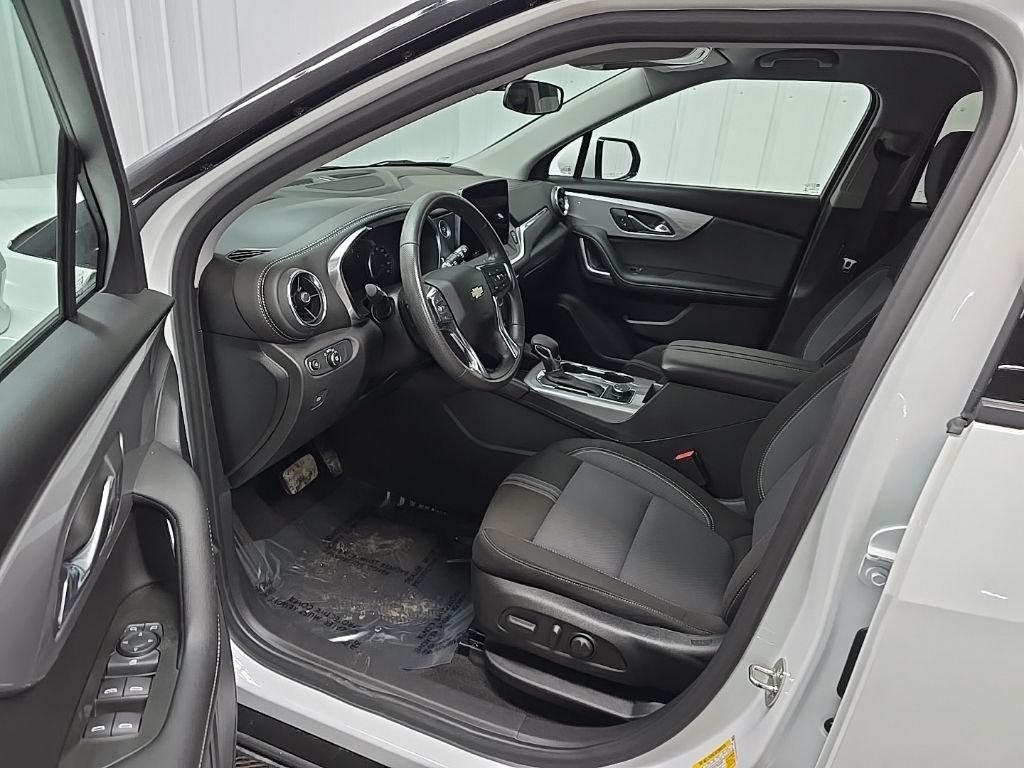 Used 2023 Summit White Chevrolet LT image 29