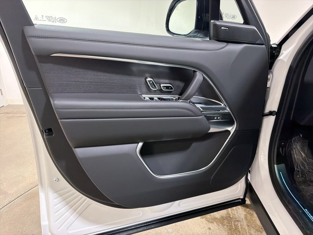 2026 Land Rover Range Rover SE - Photo 9