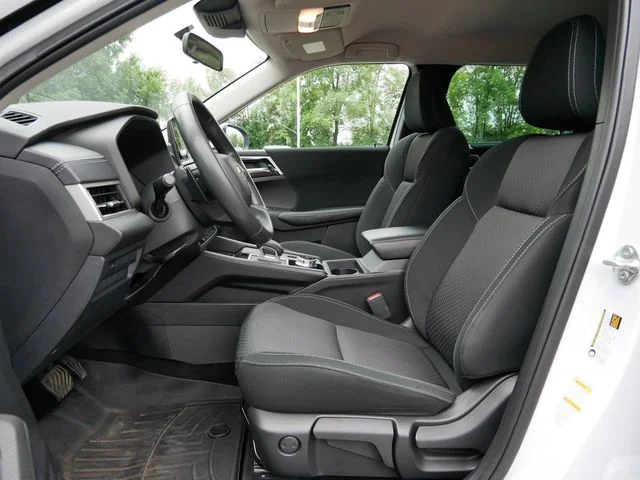 Used 2023 White Diamond Mitsubishi ES image 14