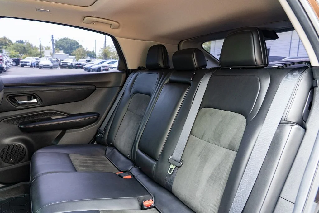 Used 2023 Black Nissan EVOLVE+ image 24