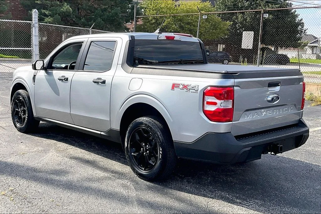 Used 2024 Silver Ford XLT image 10