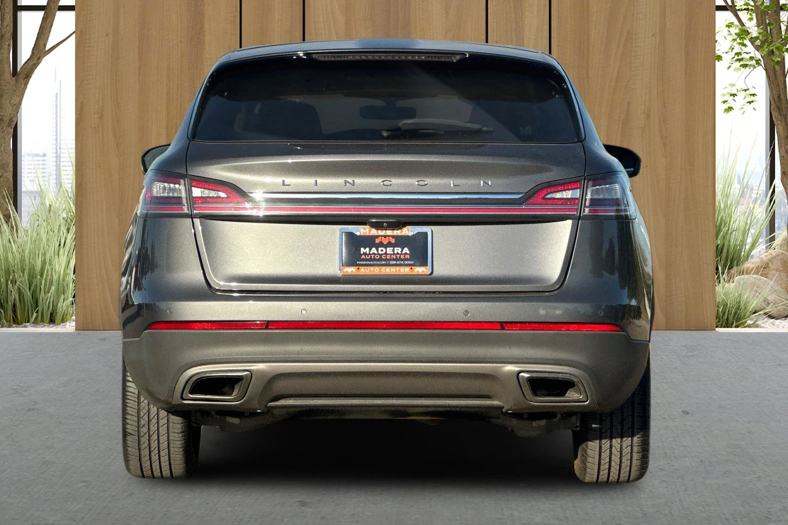 Used 2021 Gray Lincoln Reserve image 5