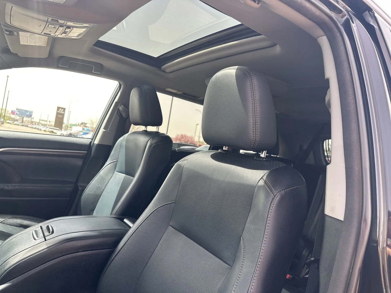 Used 2014 Black Toyota Limited image 11