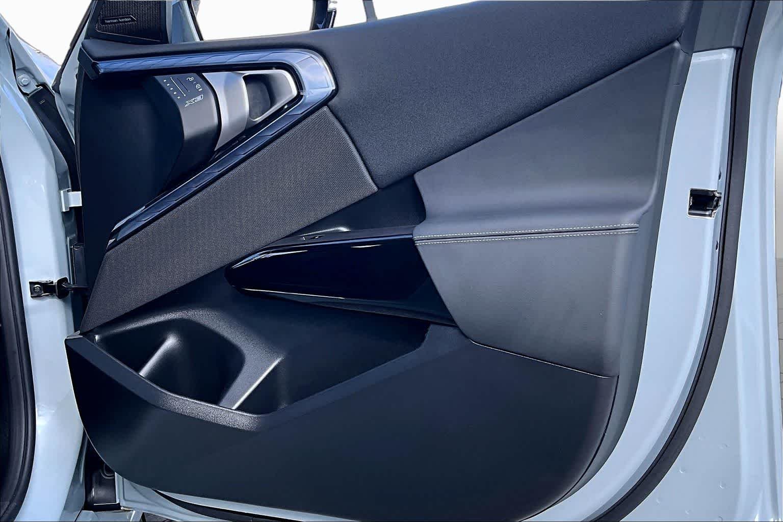 2026 BMW X3 30 - Photo 21
