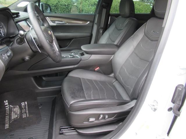 Certified Used 2024 Crystal White Tricoat Cadillac Sport image 20