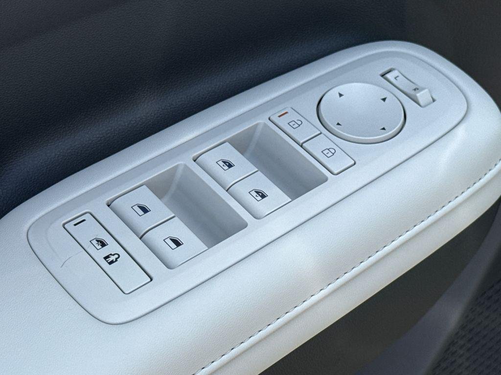 New 2026 Silver Hyundai SEL FWD image 19