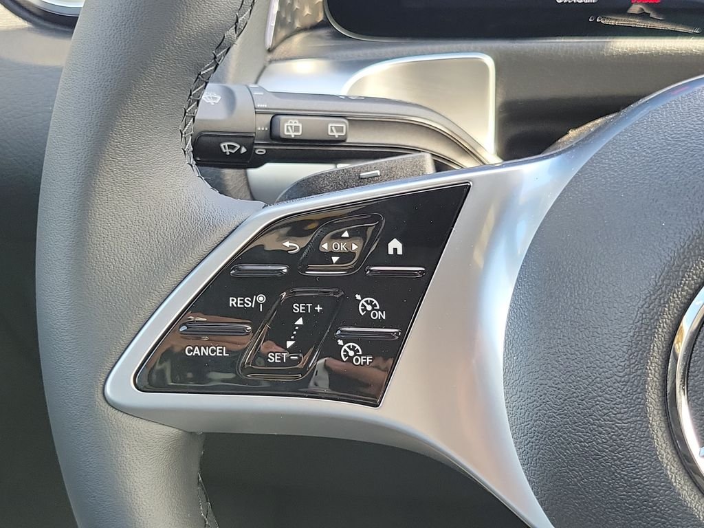 New 2026 Polar White Mercedes-Benz GLB 250 image 26