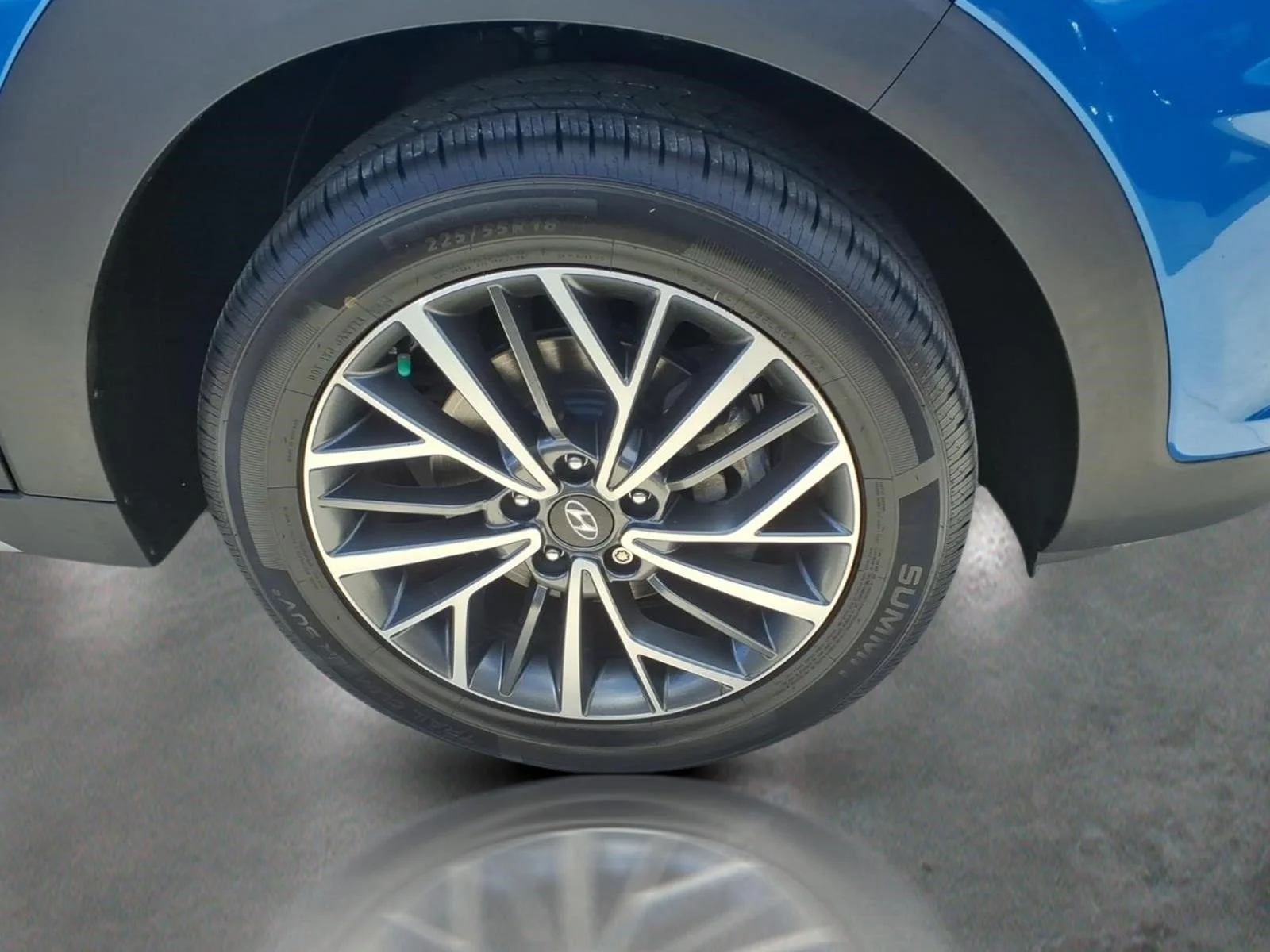 Used 2020 Aqua Blue R2u Hyundai Limited image 8