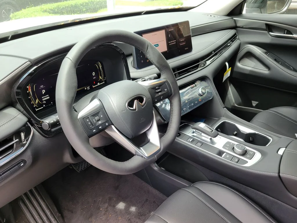 New 2027 RADIANT WHITE INFINITI Pure AWD image 18