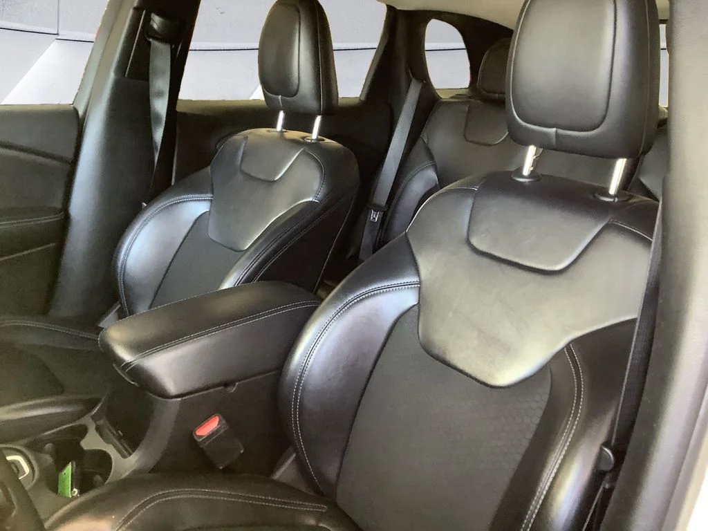 Used 2021 White Jeep Latitude Plus image 8