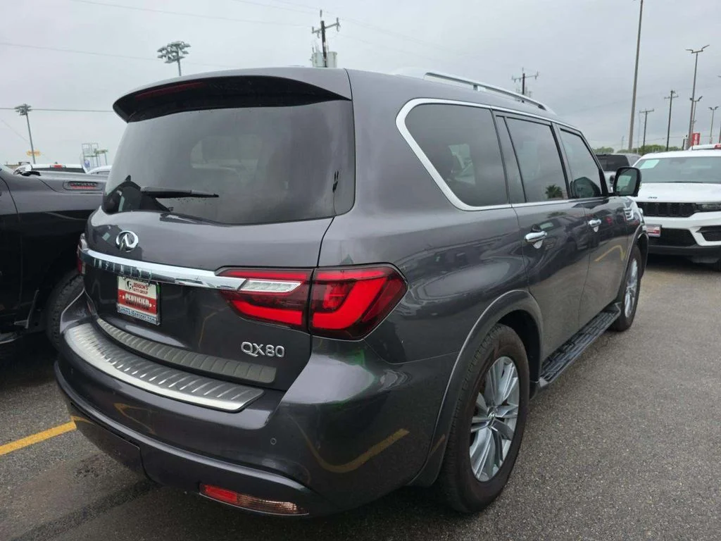 Used 2024 Gray INFINITI LUXE image 2