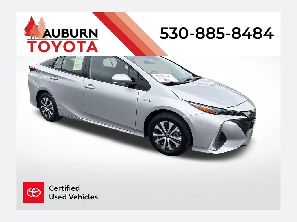 Certified Used 2020 Classic Silver Metallic Toyota LE image 1