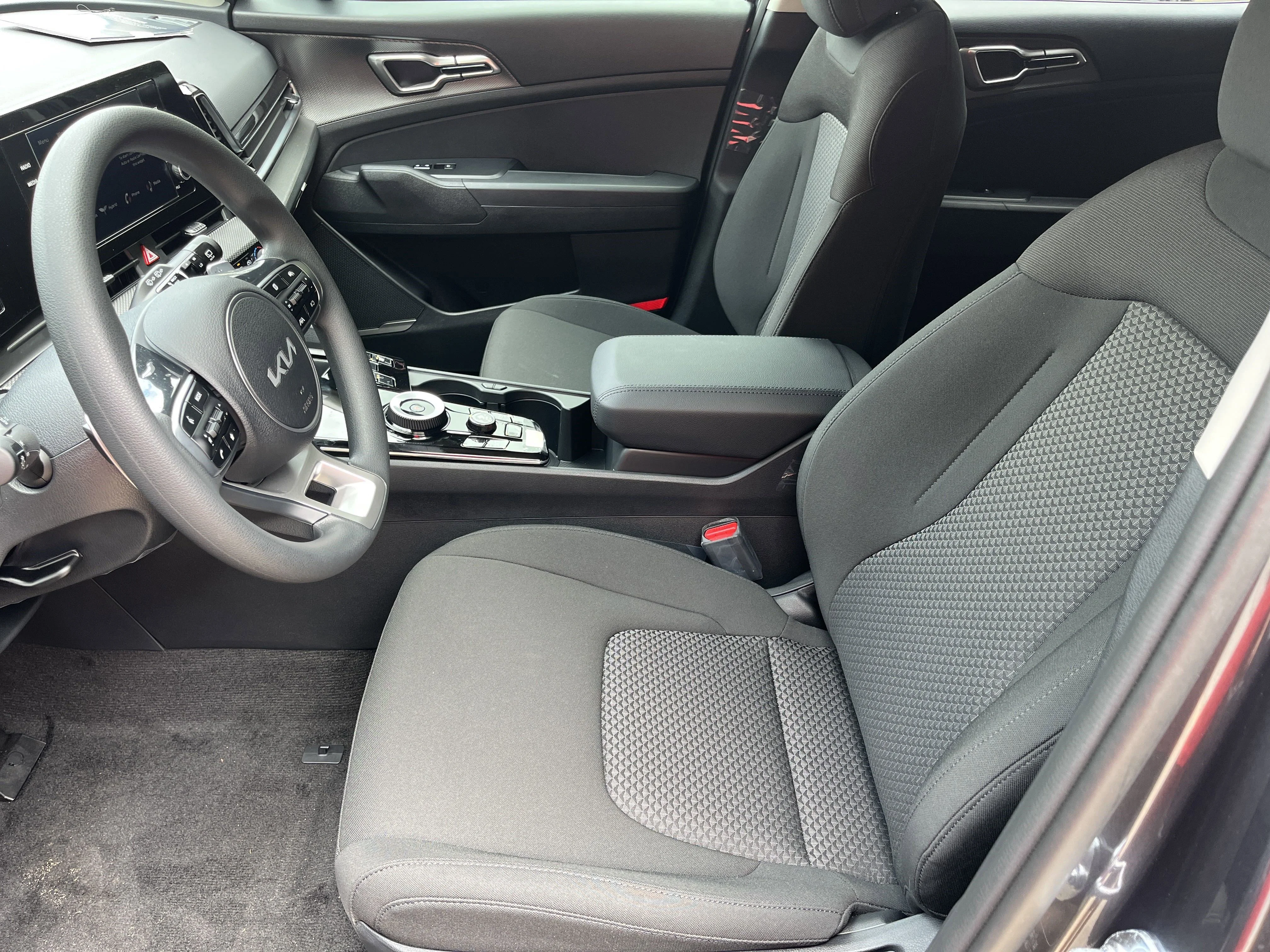 2025 Kia Sportage LX Hybrid - Photo 16
