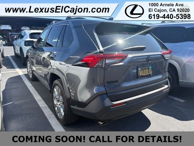 Used 2020 Gray Toyota XLE Premium image 5