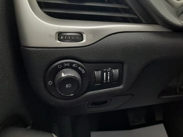 2017 Jeep Cherokee Trailhawk - Photo 17