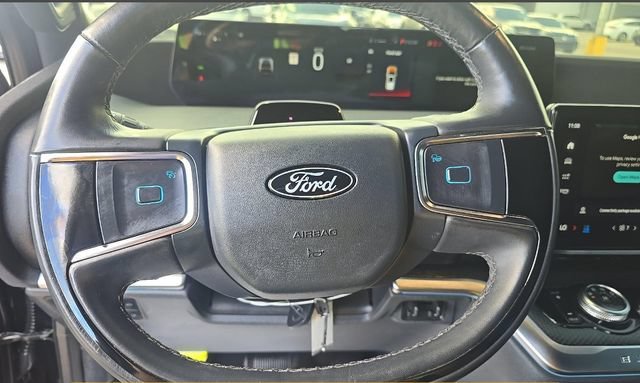 Used 2025 Agate Black Metallic Ford Platinum image 6
