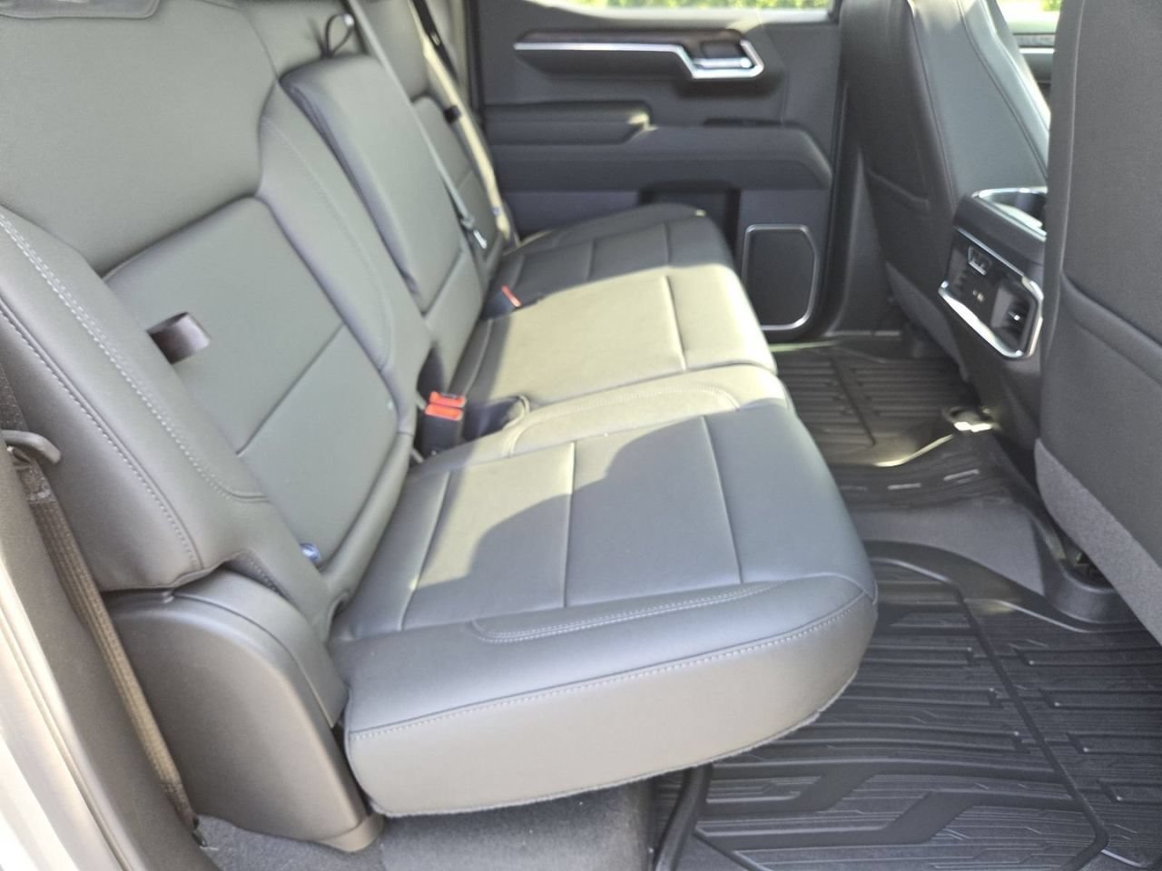 2026 GMC Sierra 1500 SLT - Photo 24