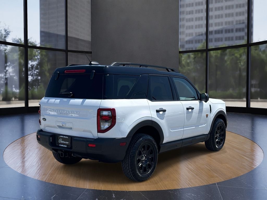 Used 2025 Oxford White Ford Badlands image 3