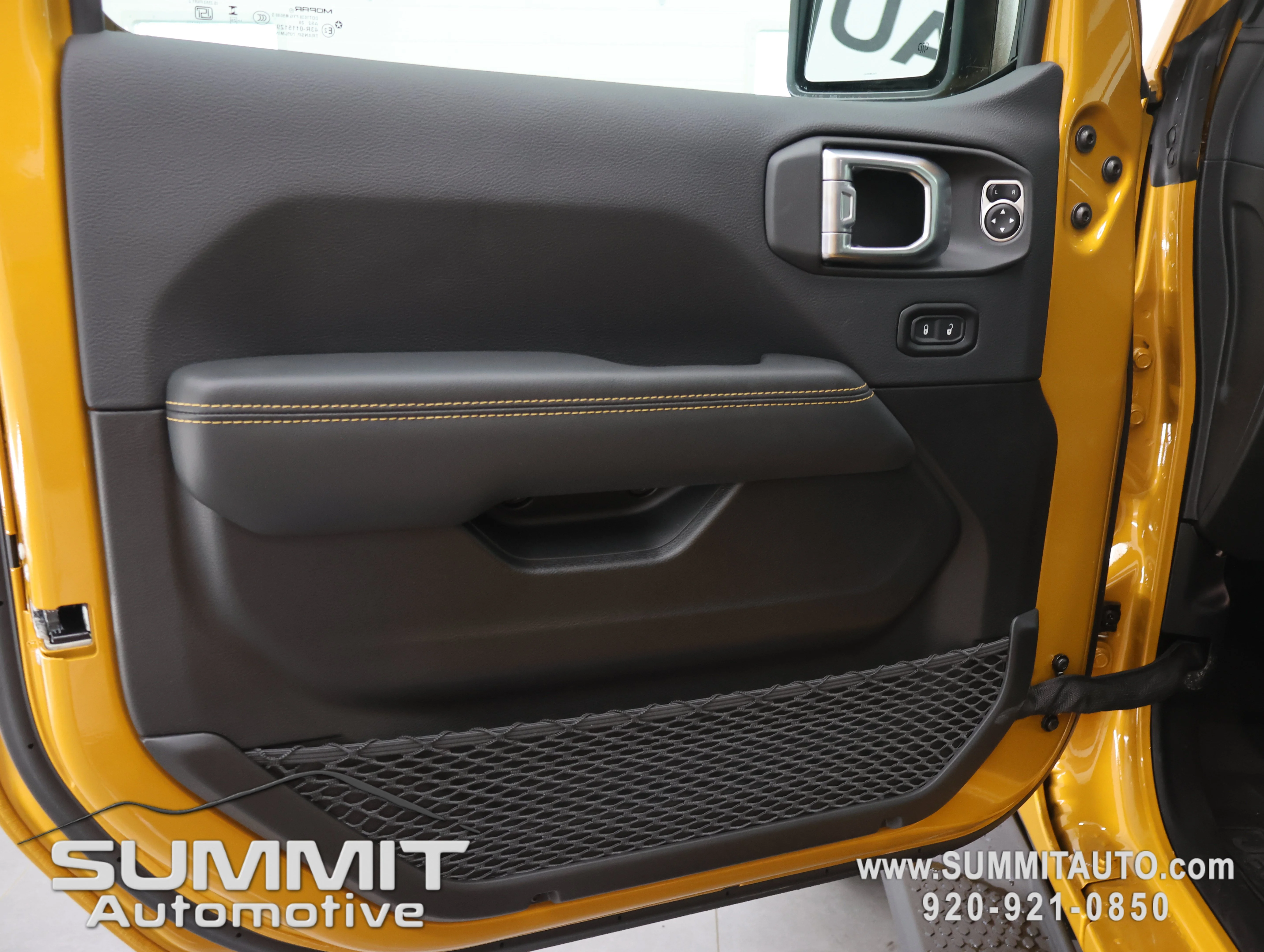 New 2026 Goldilocks Exterior Paint Jeep Sahara image 38
