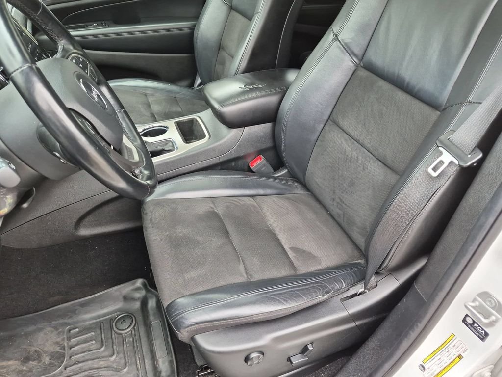 Used 2021 White Jeep Laredo X image 23