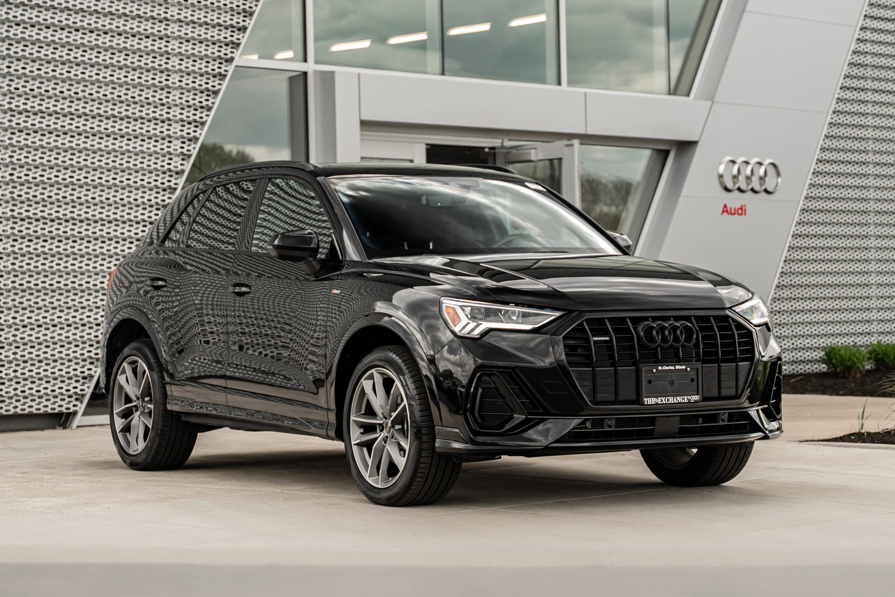 2025 Audi Q3 45 TFSI S Line Premium quattro's photo