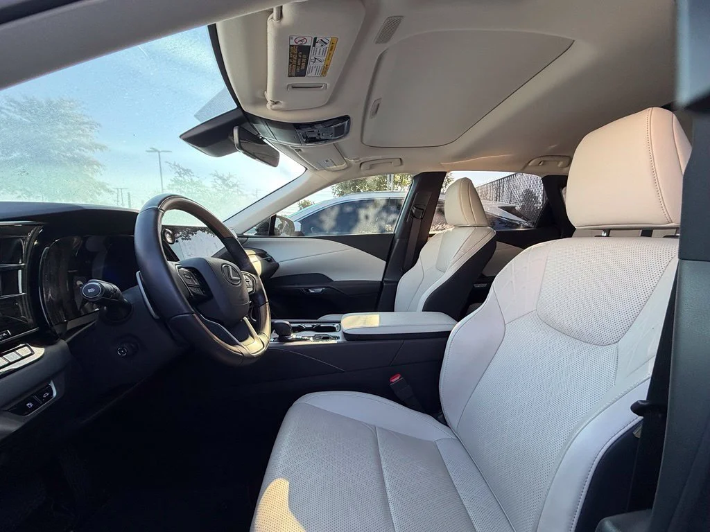 Used 2025 Black Lexus 350 Premium Plus image 4