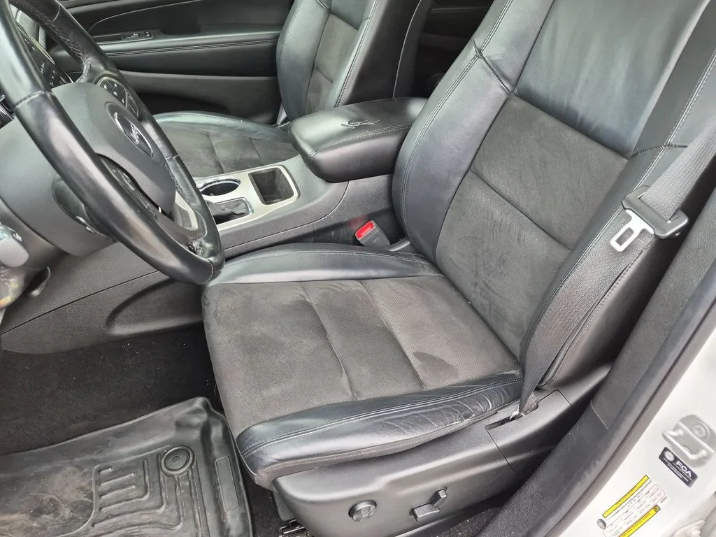 Used 2021 White Jeep Laredo X image 23