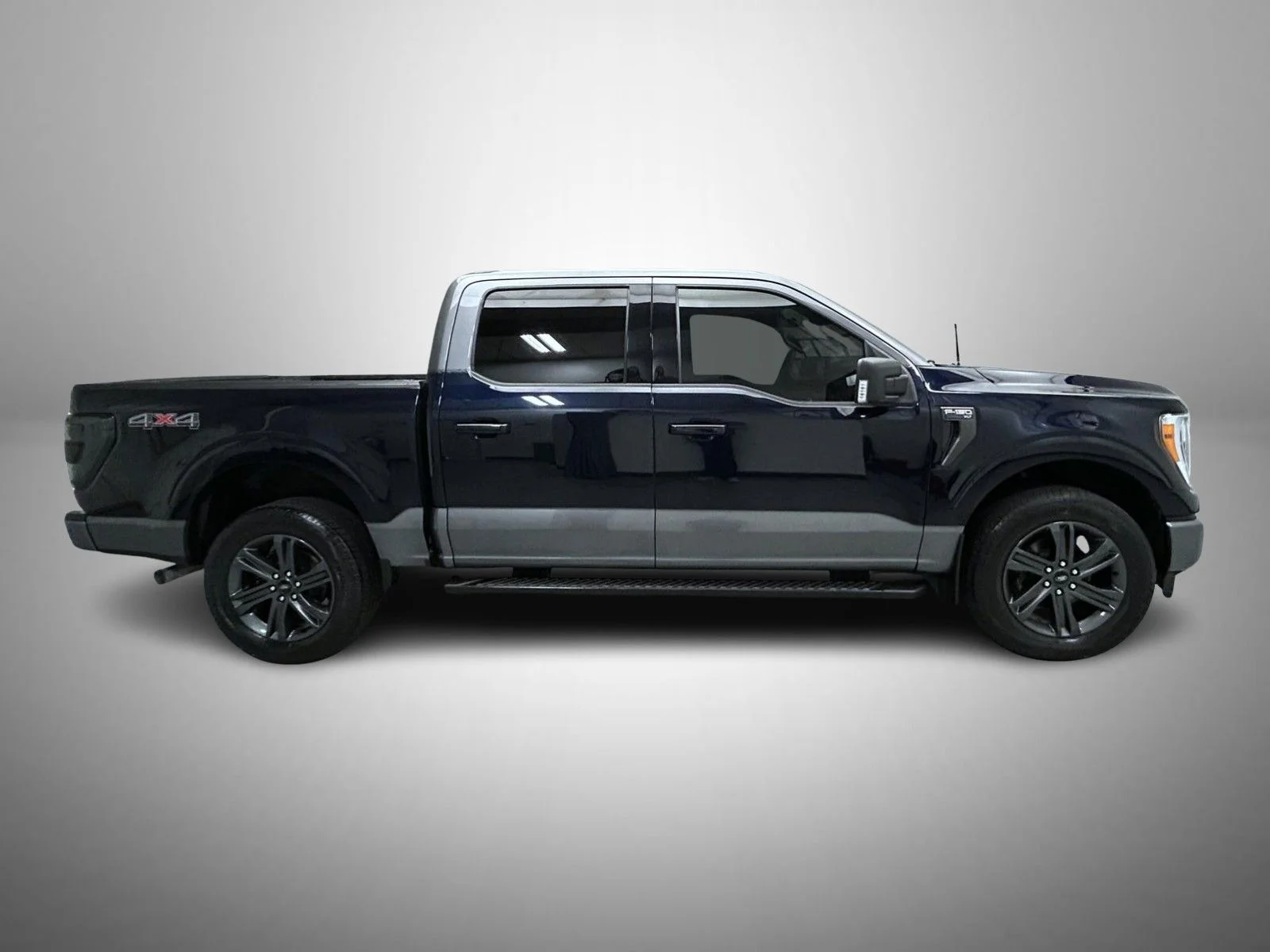 Used 2023 Blue Ford XLT image 4