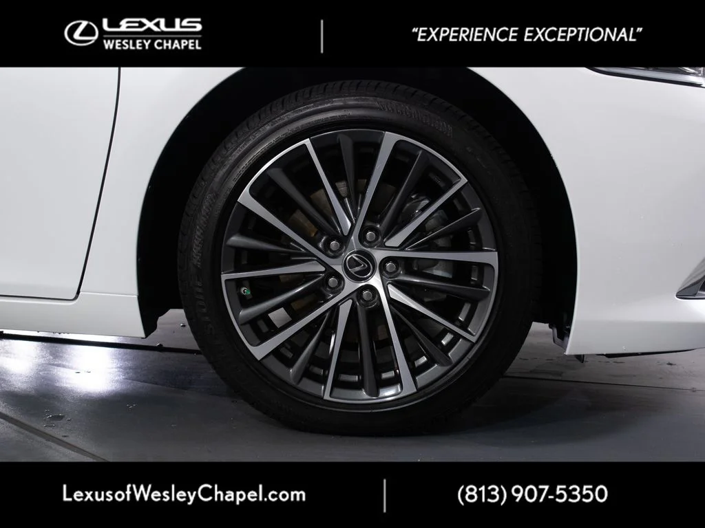 Certified Used 2025 White Lexus 350 image 3