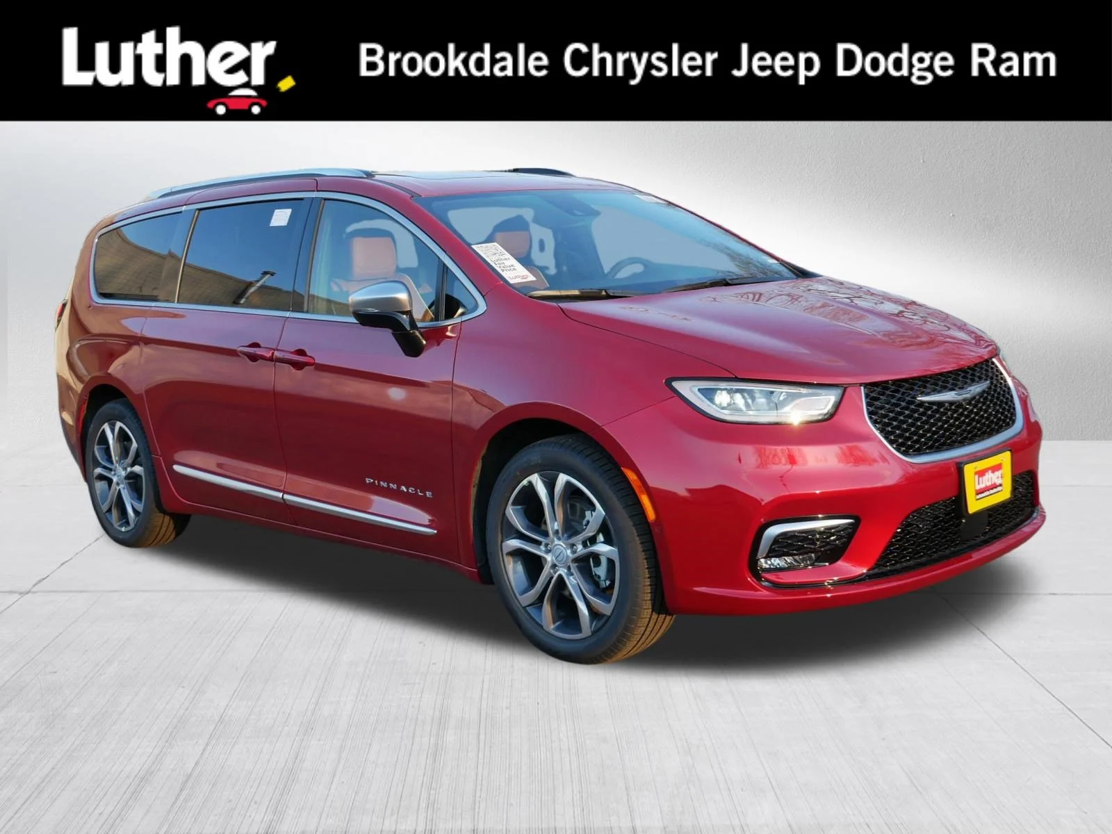 2026 Chrysler Pacifica Pinnacle's photo