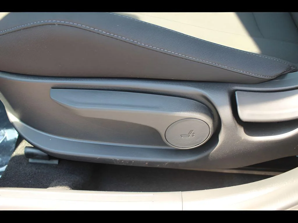 2025 Hyundai Elantra SEL - Photo 15