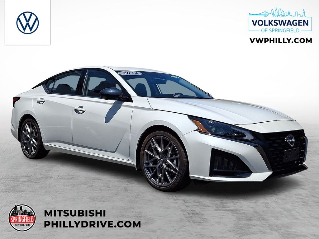Used 2024 White Nissan 2.0 SR image 1
