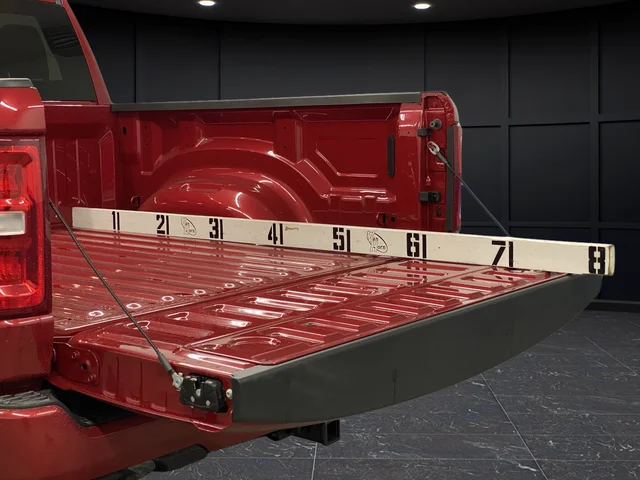 New 2026 Molten Red Pearl-Coat Exterior Paint RAM Big Horn/Lone Star image 14